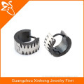 ER03036 black zig-zag pattern on edges hoop earrings , steel hinged hoop earrings